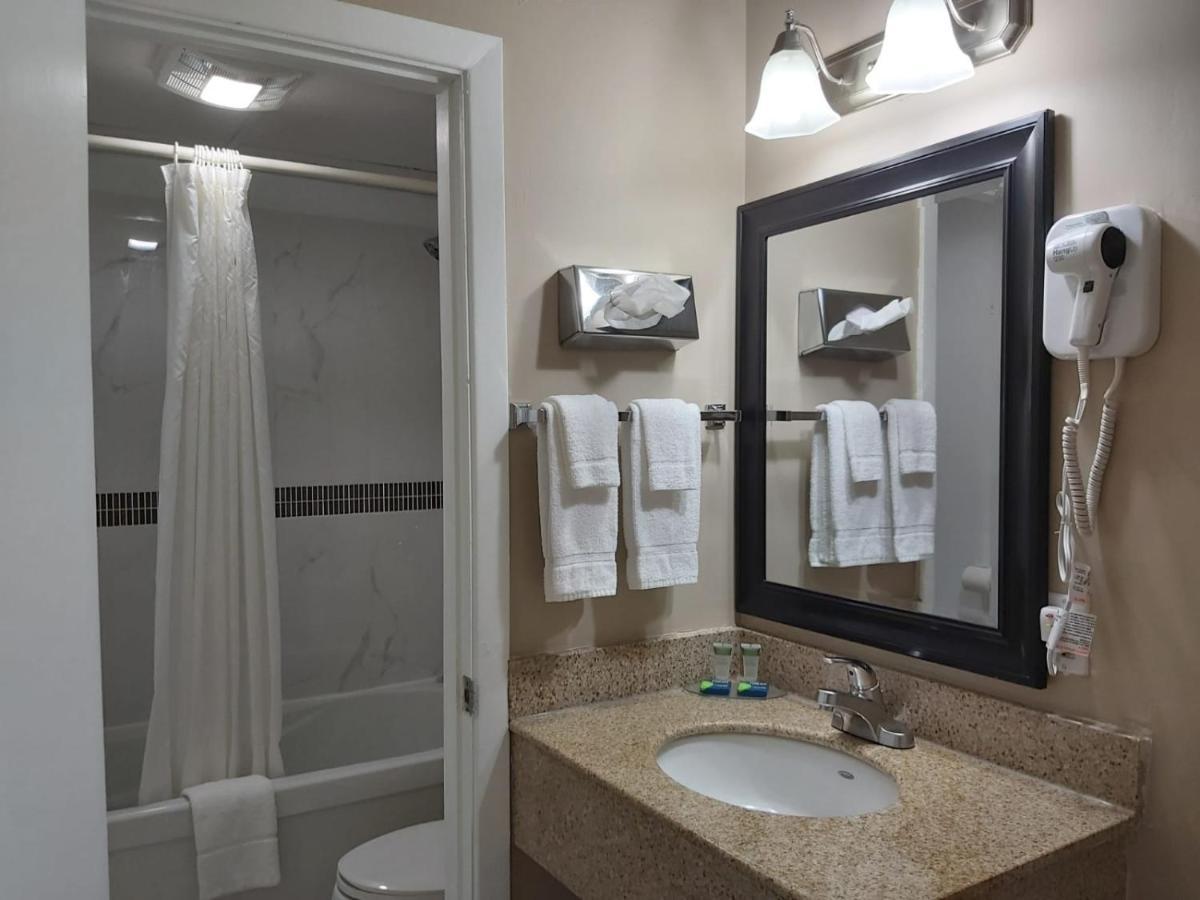 Arnprior Motor Inn Εξωτερικό φωτογραφία