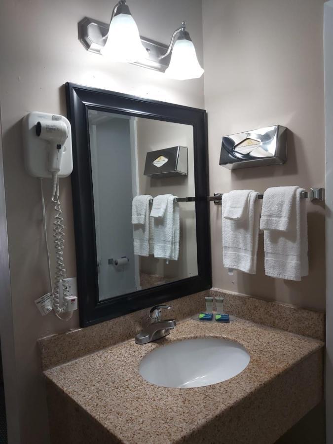 Arnprior Motor Inn Εξωτερικό φωτογραφία