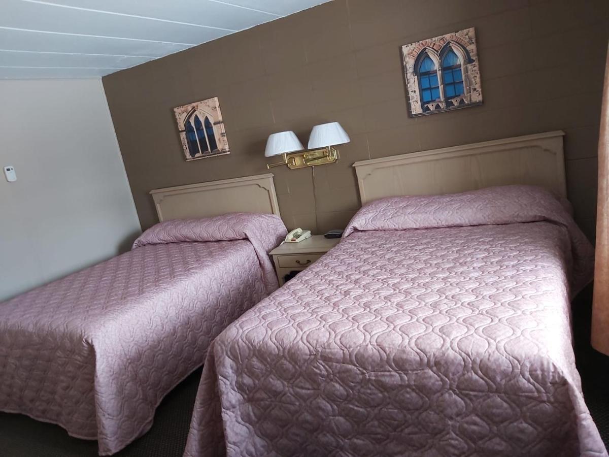 Arnprior Motor Inn Εξωτερικό φωτογραφία